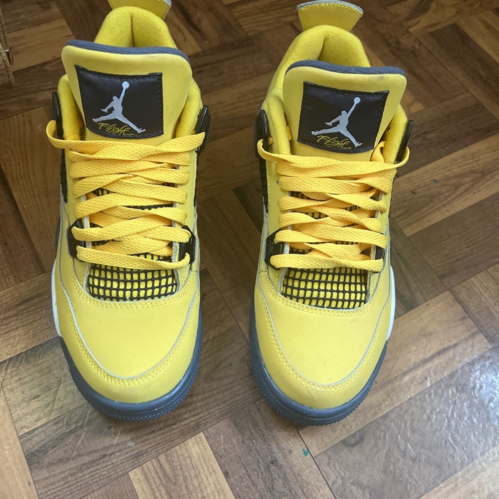 Y 5.5 ( Wmns 7 ) Air Jordan Retro 4 Lightening GS